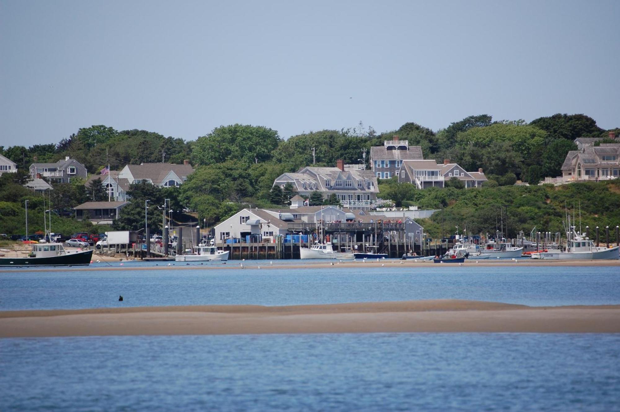 Old Harbor Inn Chatham Bagian luar foto